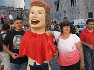Far&agrave;ndula. 500 anys d'imatgeria festiva de Girona. Cercavila de cloenda