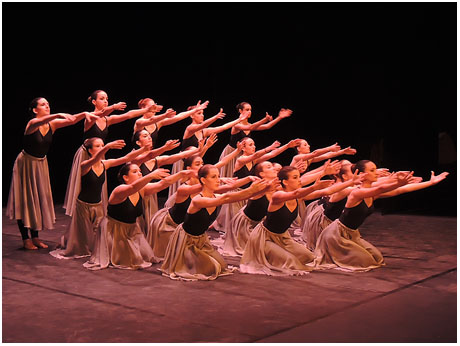 Espectacle Dansa gegant al Teatre Municipal de Girona