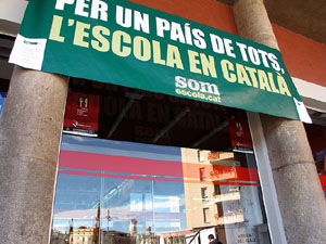 Enlla&ccedil;ats per la Llengua. El Mercat del Lle&oacute;