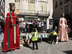 Enlla&ccedil;ats per la Llengua. La pla&ccedil;a del Vi
