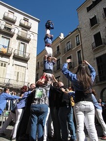 Enlla&ccedil;ats per la Llengua. La pla&ccedil;a del Vi