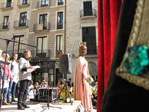 Enlla&ccedil;ats per la Llengua. La pla&ccedil;a del Vi