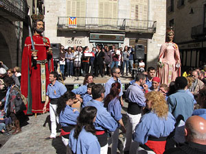 Enlla&ccedil;ats per la Llengua. La pla&ccedil;a del Vi