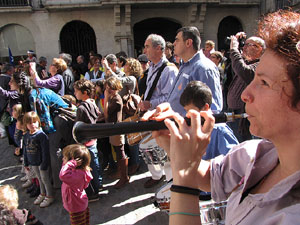 Enlla&ccedil;ats per la Llengua. La pla&ccedil;a del Vi