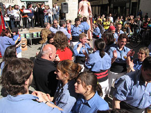 Enlla&ccedil;ats per la Llengua. La pla&ccedil;a del Vi