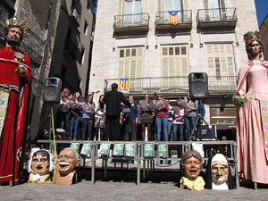 Enlla&ccedil;ats per la Llengua. La pla&ccedil;a del Vi