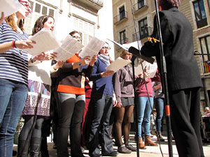 Enlla&ccedil;ats per la Llengua. La pla&ccedil;a del Vi