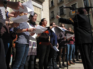 Enlla&ccedil;ats per la Llengua. La pla&ccedil;a del Vi