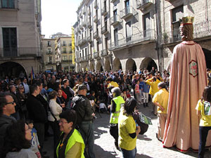 Enlla&ccedil;ats per la Llengua. La pla&ccedil;a del Vi