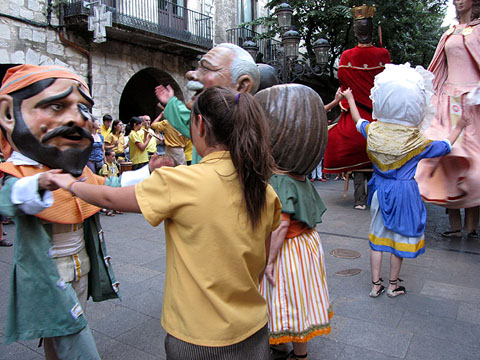 Ball de gegants i capgrossos a la Rambla de la Llibertat