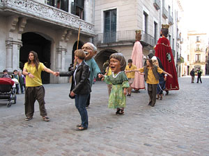 Cercavila a càrrec del grup Fal·lera Gironina