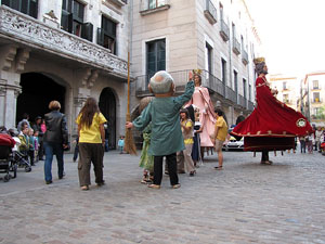 Cercavila a càrrec del grup Fal·lera Gironina