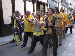Cercavila a càrrec del grup Fal·lera Gironina