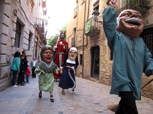 Cercavila a càrrec del grup Fal·lera Gironina