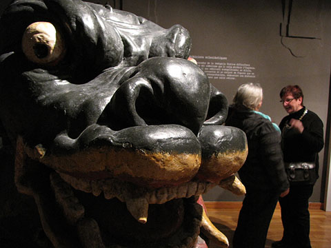 Un dels muntatges de l'exposició desprès de la inauguració