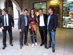 Homenatge als germans Roca del Celler de Can Roca. Arribada a la pla&ccedil;a del Vi