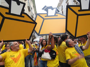 Concentració pel 9N a la plaça del Vi