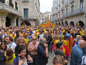 Concentració pel 9N a la plaça del Vi
