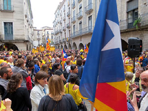 Concentració pel 9N a la plaça del Vi