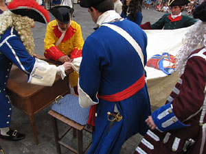 Clavetejat de la bandera a la pla&ccedil;a del Vi