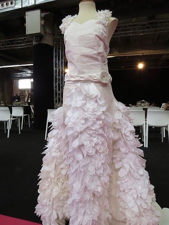 Vestit de n&uacute;via de paper de l'Associaci&oacute; de Dones del Coro de Sarri&agrave; de Ter