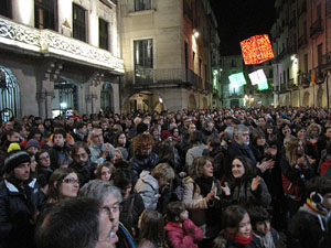 Concentraci&oacute; en defensa de l'escola en catal&agrave; a la pla&ccedil;a del Vi