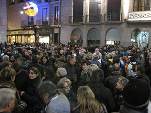 Concentraci&oacute; en defensa de l'escola en catal&agrave; a la pla&ccedil;a del Vi