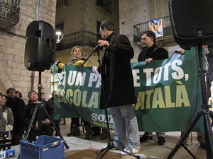 Concentraci&oacute; en defensa de l'escola en catal&agrave; a la pla&ccedil;a del Vi