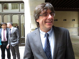 Ple de ren&uacute;ncia de Carles Puigdemont com alcalde de Girona