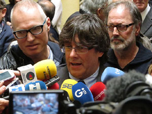 Ple de ren&uacute;ncia de Carles Puigdemont com alcalde de Girona