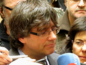 Ple de ren&uacute;ncia de Carles Puigdemont com alcalde de Girona