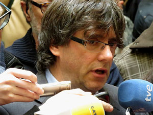 Ple de ren&uacute;ncia de Carles Puigdemont com alcalde de Girona