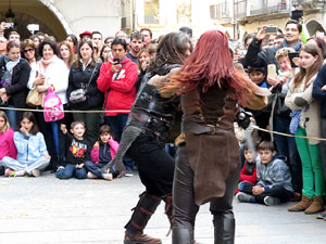 Girona de Gel i Foc. Combats medievals pel grup Drakònia. Estrena de la sisena temporada de Joc de Trons a Girona