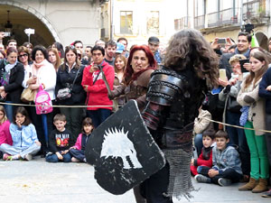 Girona de Gel i Foc. Combats medievals pel grup Drakònia. Estrena de la sisena temporada de Joc de Trons a Girona