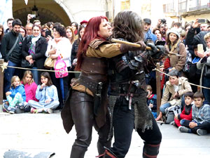 Girona de Gel i Foc. Combats medievals pel grup Drakònia. Estrena de la sisena temporada de Joc de Trons a Girona