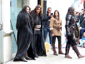 Girona de Gel i Foc. Combats medievals pel grup Drakònia. Estrena de la sisena temporada de Joc de Trons a Girona