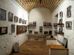 Exposició 'Fora al carrer', fotografies de Josep Burset, a l'espai El túnel del Bellmirall