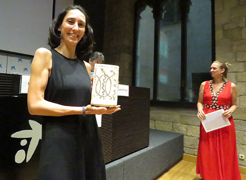 Les dues guardonades en aquesta edici&oacute;, Val&egrave;ria Gaillard i una representant de Montse Porta