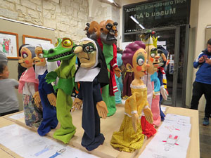 Monstrari de carrer. Exposici&oacute; de figures de la imatgeria festiva popular de Nuxu Perpiny&agrave