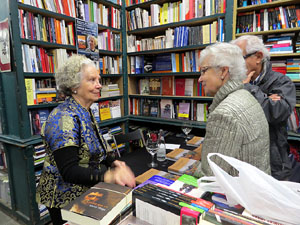 Llibreria Geli. Parlem de llibres? amb Merc&egrave; Ferr&eacute;, autora de I un dia va ser el principi