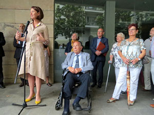 Descobriment d'una placa en record de les persones treballadores de la fàrica Grober de Girona