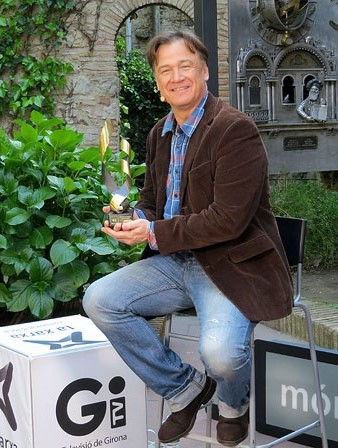 L'actor Mart&iacute; Peraferrer, director del FITAG, el Festival de Teatre Amateur de Girona, al programa