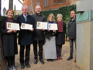Apadrinament de l'escultura '50 anys del Diari d'Anne Frank' als Jardins del doctor Figueras