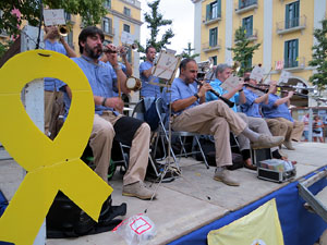 Ballada de tardor. Audici&oacute; de sardanes a la pla&ccedil;a de la Independ&egrave;ncia de Girona