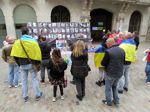 Concentraci&oacute; per la pau a Donbass a la pla&ccedil;a del Vi