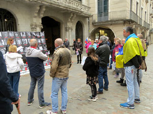 Concentraci&oacute; per la pau a Donbass a la pla&ccedil;a del Vi