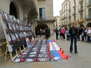 Concentraci&oacute; per la pau a Donbass a la pla&ccedil;a del Vi