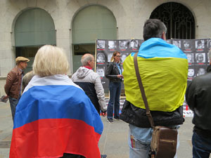 Concentraci&oacute; per la pau a Donbass a la pla&ccedil;a del Vi