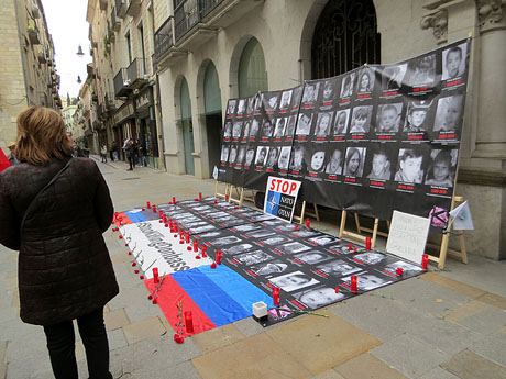 Concentraci&oacute; per la pau a Donbass a la pla&ccedil;a del Vi