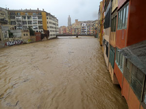La crescuda de l'Onyar el dimarts 21 de gener 2020 a conseqüència del temporal Gloria